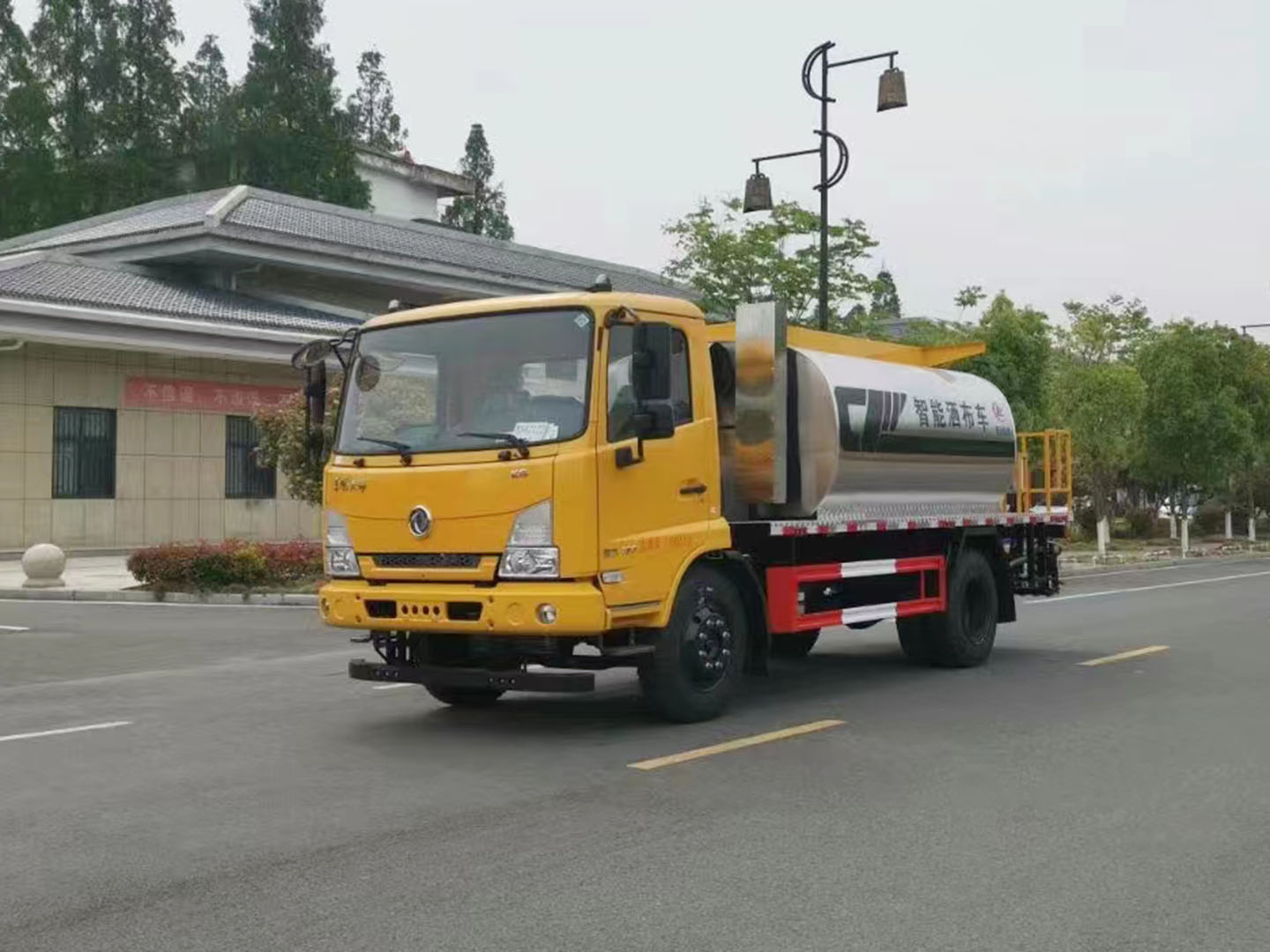 國六東風天錦智能型瀝青灑布車